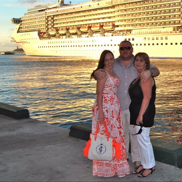 Meet your Posher! - Picture 2 of 2